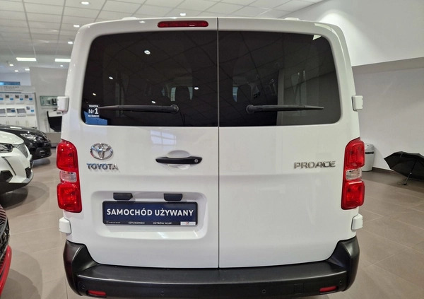 Toyota ProAce cena 132900 przebieg: 100000, rok produkcji 2021 z Poznań małe 121